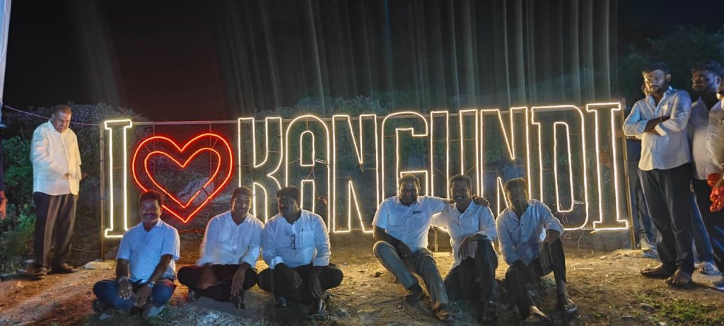 I Love Kangundi Selfie Stand